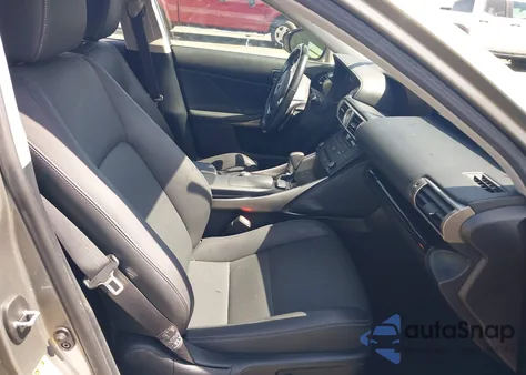 2016 Lexus Is 200T z USA, uszkodzony, nr VIN JTHBA1D2XG5015303